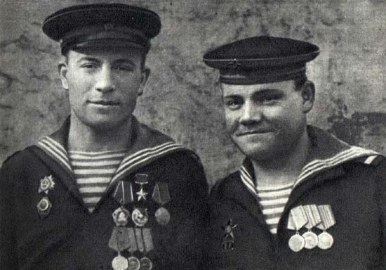 Морухов А.С. и Митяев В.И. (1944) | Морухов А. С., Митяев В. И. | Русская портретная галерея Морухов А.С. и Митяев В.И. (1944) | Морухов А. С., Митяев В. И. | Русская портретная галерея