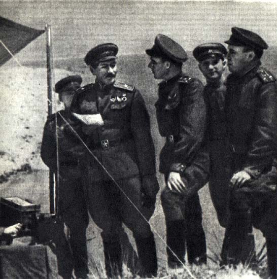Брежнев Л.И., Гречкин А.А. (1943) | Брежнев Леонид Ильич, Гречкин А. А. | Русская портретная галерея Брежнев Л.И., Гречкин А.А. (1943) | Брежнев Леонид Ильич, Гречкин А. А. | Русская портретная галерея